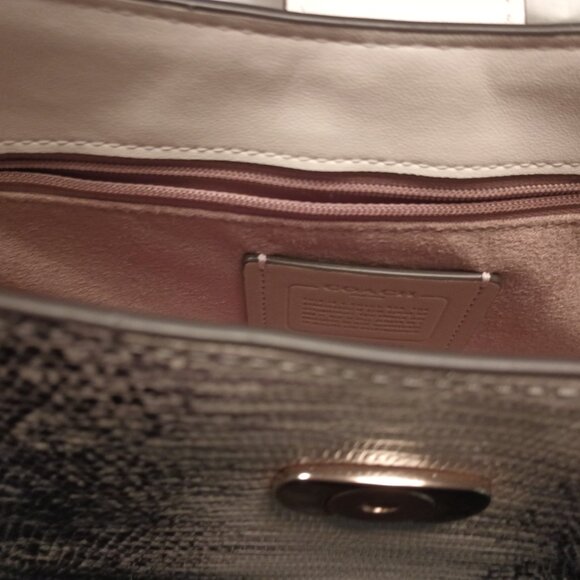 Coach shoulder bag - Picture 2 of 4